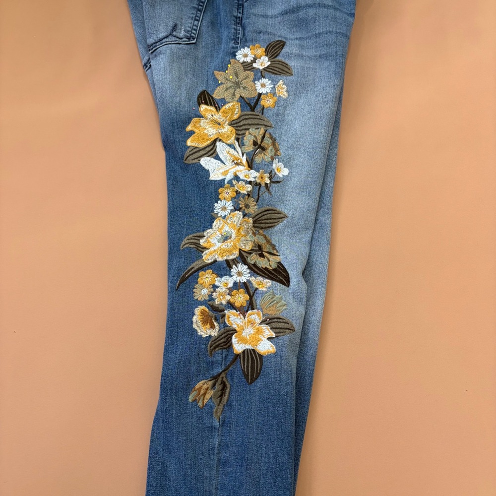 INC International Concepts Womens Floral Embroidered Skinny Jeans Medium Wash 6‎